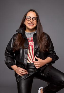 יונה קפח מגיעה לעשות סטנדאפ ב-HOT CINEMA